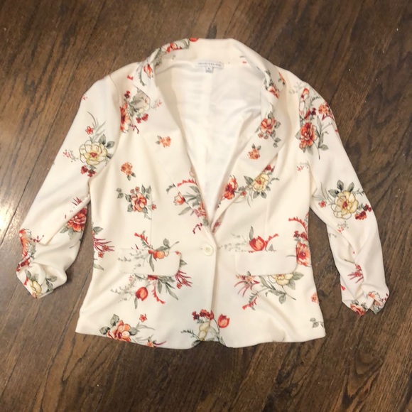Jackets & Blazers - Crescent & Willough Floral Blazer